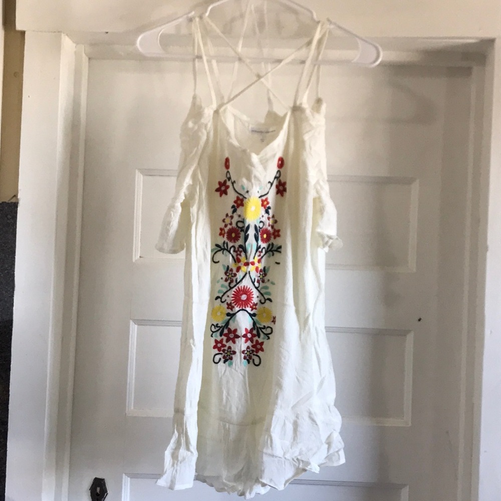 Floral Embroidered Strappy Off the Shoulder Short Sleeve Tunic in Off-White